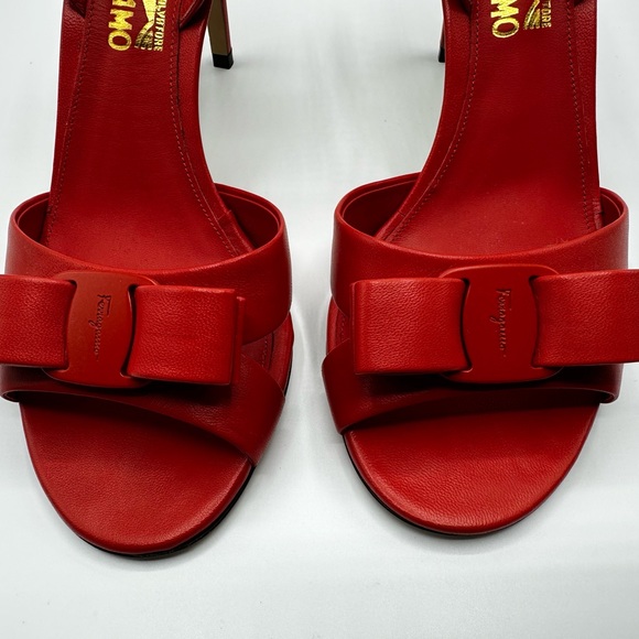 SALVATORE Ferragamo Lida Sandal Heels Size 8 - Picture 5 of 6